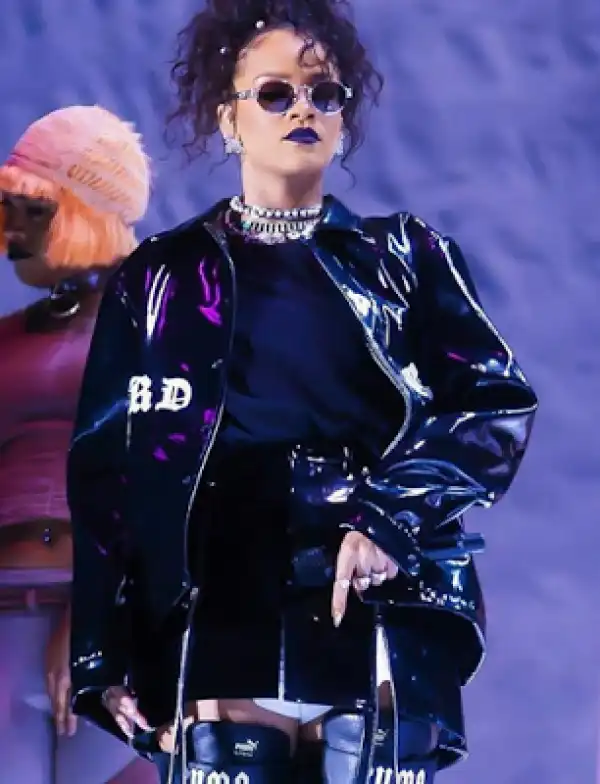 Rihanna looks gorgeous in new photos